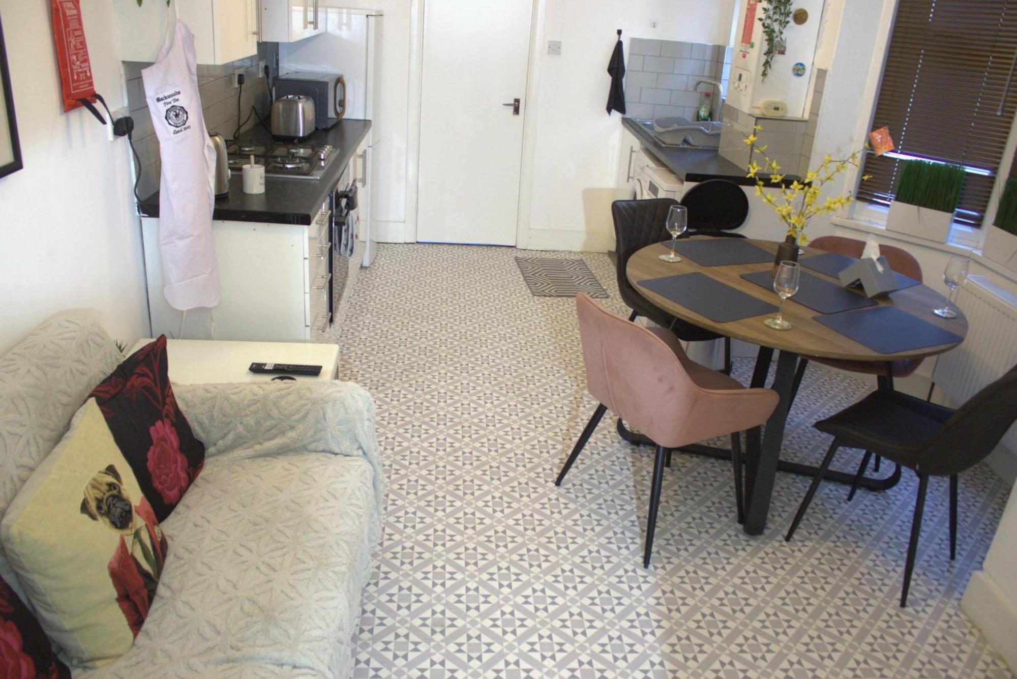 Two Bedroom Flat Near Transport & Shops Londres Extérieur photo