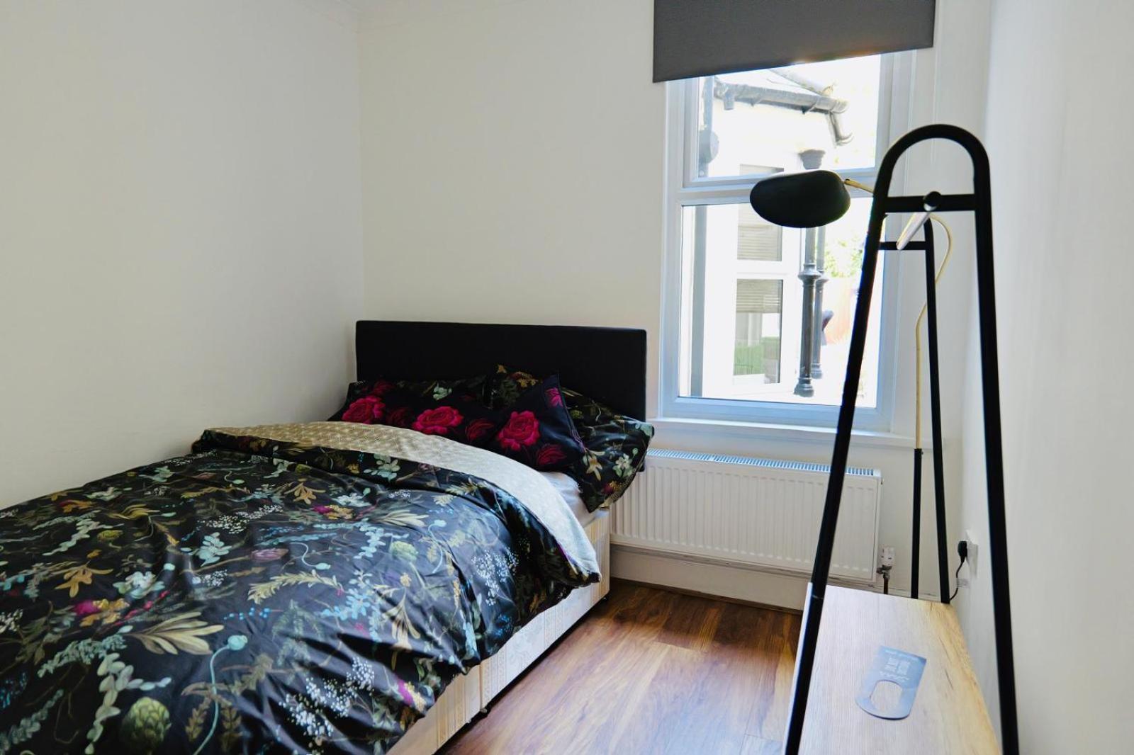 Two Bedroom Flat Near Transport & Shops Londres Extérieur photo